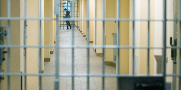 В Казахстане педофилов ждет пожизненный срок вместо кастрации