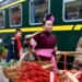 Магазин новогодней фермерской продукции в поезде
