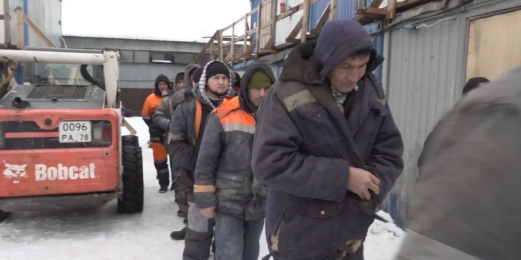 В Санкт-Петербурге провели рейд по мигрантам