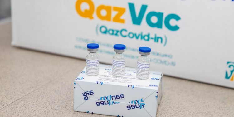 Минздрав Казахстана пояснил, почему вакцину QazVac не одобрила ВОЗ