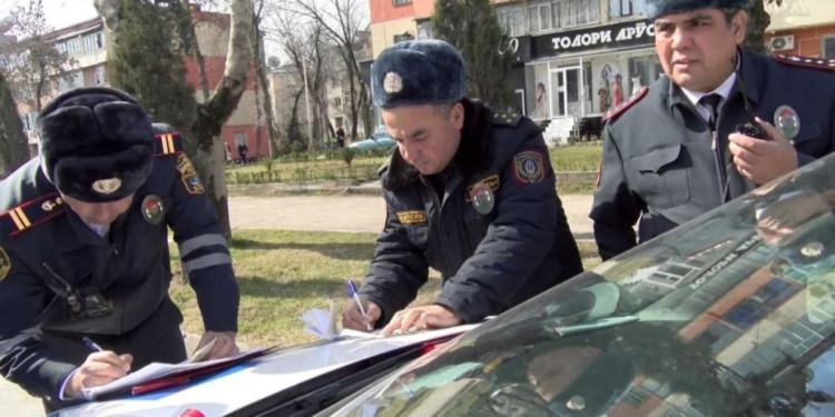 В Таджикистане будет сокращено количество работников ГАИ