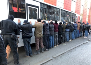 В Петербурге и Ленобласти прошел масштабный рейд по делу о нелегальной миграции