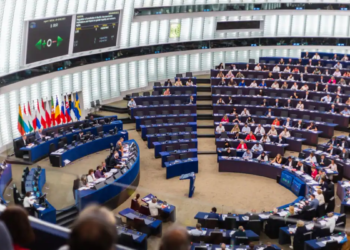 Комитеты Европарламента поддержали решение о макрофине на 50 млрд евро для Украины
