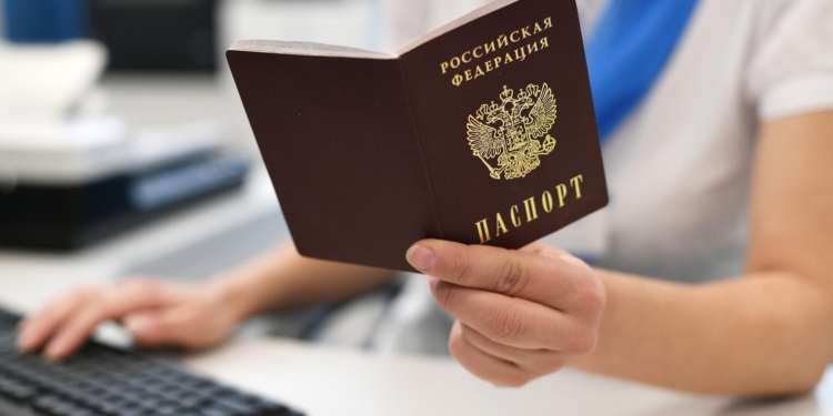 Трое совершивших преступления уроженцев Таджикистана лишены российского гражданства