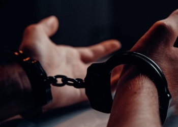 Следователь Худжандского ОМВД задержан при получении взятки