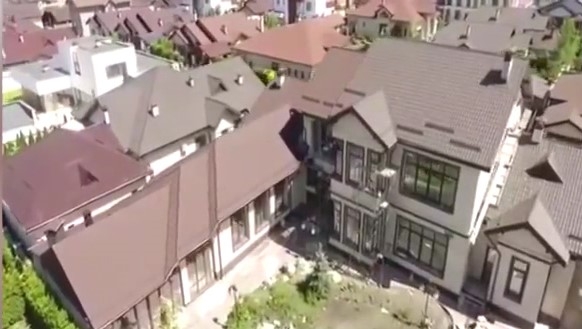 Киргизия: государству передана недвижимость экс-таможенника Матраимова почти на $35 млн