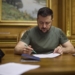 Зеленский продолжил мобилизацию и военное положение в Украине