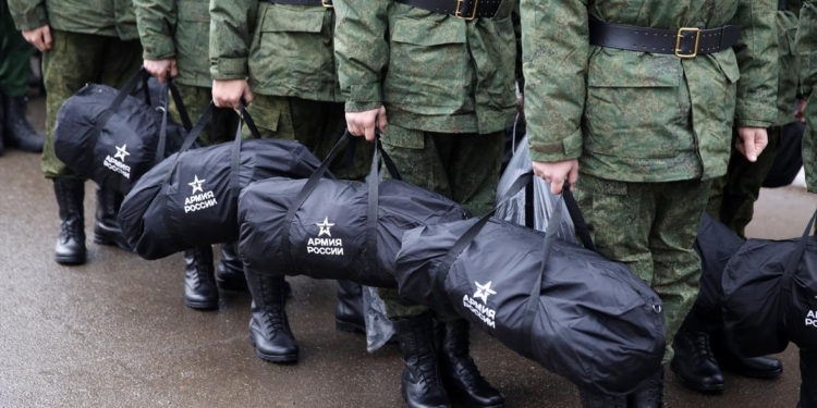 Депутаты России отозвали подписи под проектом о призывном возрасте для новых россиян после критики Володина