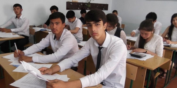 В Таджикистане готовятся к введению обязательного среднего образования
