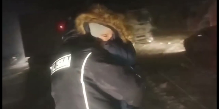 Десятки граждан Таджикистана спасли из снежного плена в Актюбинской области Казахстана