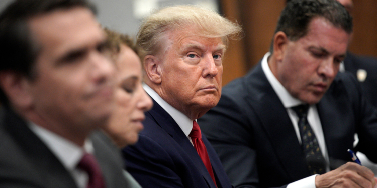 Первый уголовный суд над Трампом начнется 25 марта