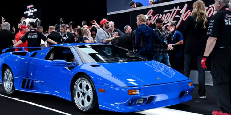 Эксклюзивный Lamborghini Дональда Трампа продали на аукционе за $1,1 миллион