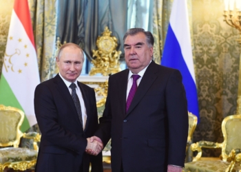 Эмомали Рахмон поздравил Путина с победой на выборах