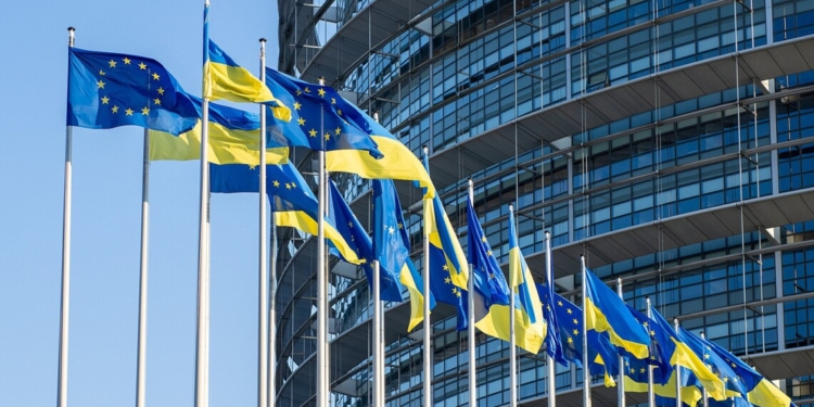 Послы ЕС одобрили дополнительные €5 млрд для помощи Украине оружием на 2024 год