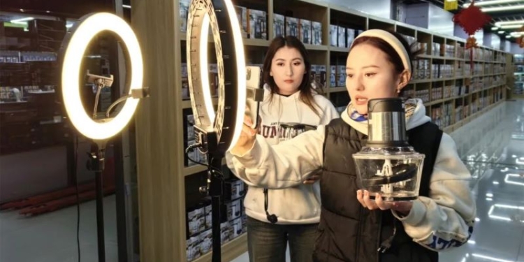 Прямая онлайн-трансляция способствует трансграничной торговле между Китаем и Центральной Азией