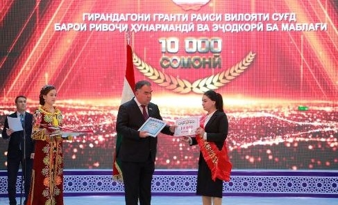 В Согдийской области ремесленницам выделят гранты на 420 тысяч сомони