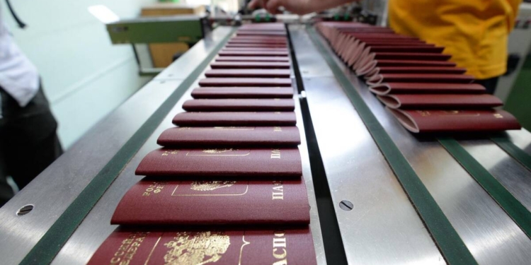 Правила получения гражданства РФ предлагают ужесточить