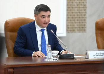 Премьер-министр Казахстана Олжас Бектенов прибыл в Республику Таджикистан с официальным визитом