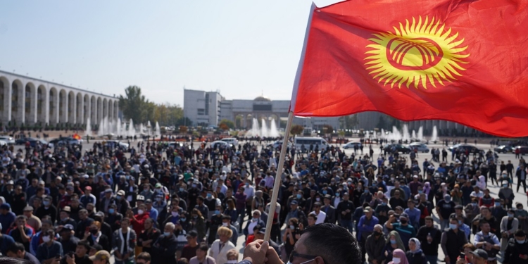 Суд Киргизии продлил запрет на проведение митингов в центре столицы