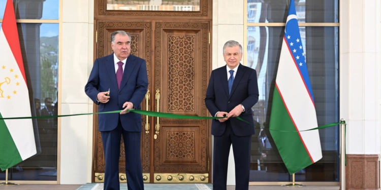 В Душанбе открыли новое здание посольства Узбекистана