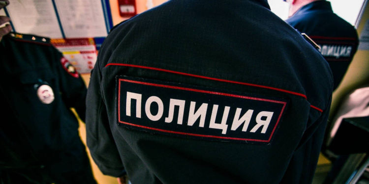 СМИ: в Москве сотрудники МВД вломились в квартиру советника посольства Кыргызстана