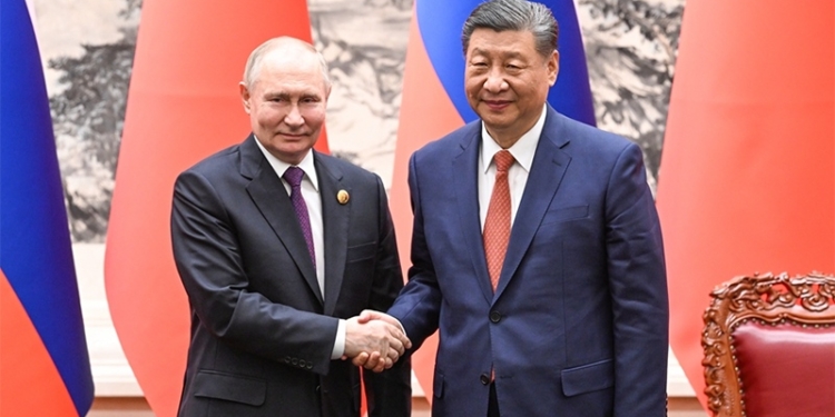 Си Цзиньпин и В. В. Путин провели совместную пресс-конференцию