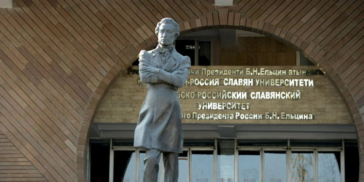 Кыргызско-Российский Славянский университет вновь оскандалился из-за хищений