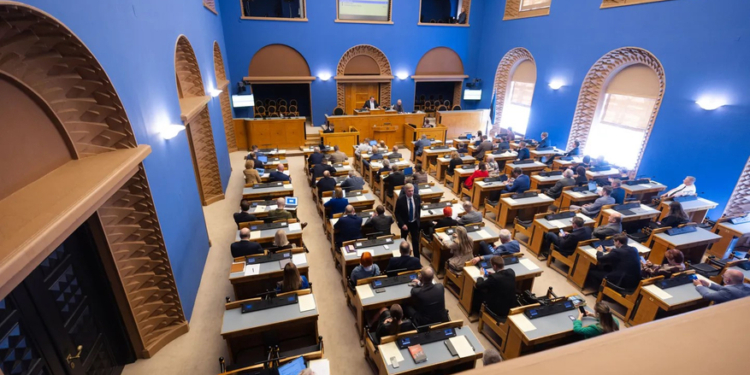 Парламент Эстонии принял закон, разрешающий передавать замороженные российские активы Украине