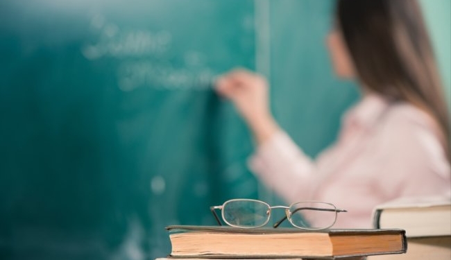 В таджикских школах разрешили преподавать студентам последних курсов вузов