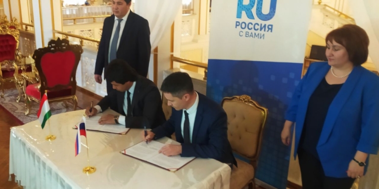 Театры Худжанда и Санкт-Петербурга подписали меморандум о сотрудничестве