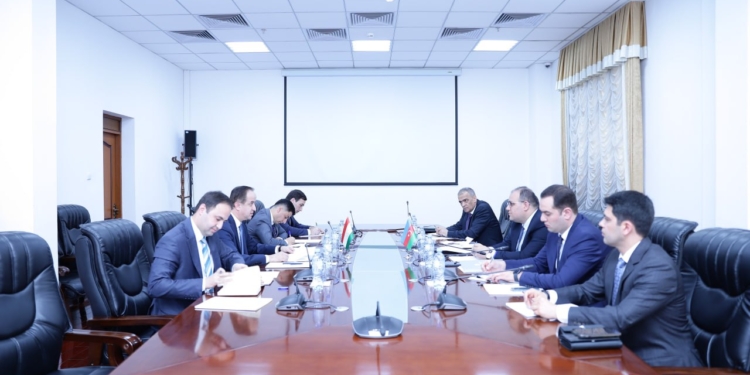 МИД Таджикистана и Азербайджана подписали документ о сотрудничестве