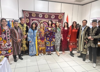 Таджикская национальная одежда представлена на выставке EXPO в Лондоне