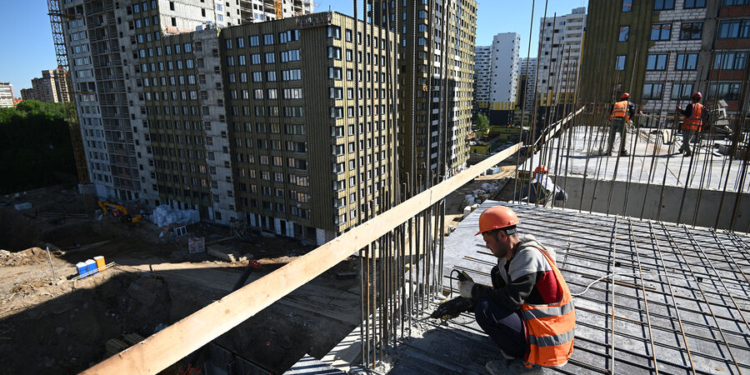 В России поручили создать комиссию по борьбе с нелегальной занятостью