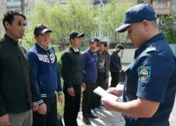 Полиция Казахстана депортировала 16 мигрантов из Таджикистана и Узбекистана