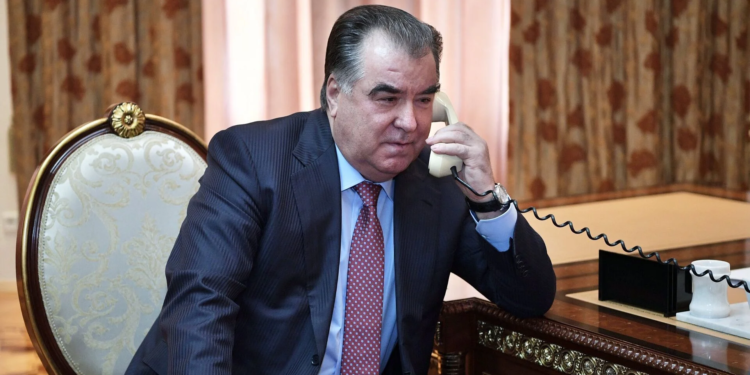 Эмомали Рахмон провёл телефонный разговор с председателями Хатлонской области, городов и районов Турсунзаде, Гиссара, Рудаки, Шахринава и Вахдата
