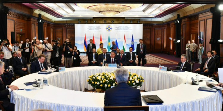 Глава МИД Таджикистана принял участие в заседании СМИД ОДКБ