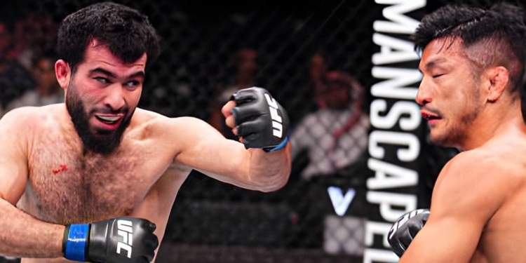 Муин Гафуров единогласным решением судей победил Кунг Хо Канга турнире UFC Saudi Arabia
