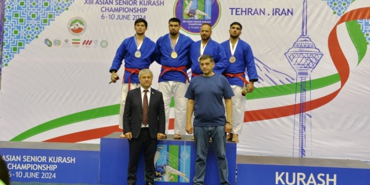 Таджикские борцы завоевали пять медалей на чемпионате Азии по борьбе кураш