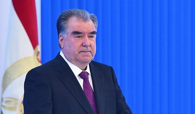 Эмомали Рахмон поздравил Пезешкияна с избранием на пост президента Ирана