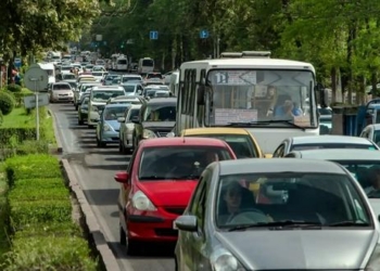 Мэрия Бишкека намерена пересадить иногородних водителей на общественный транспорт