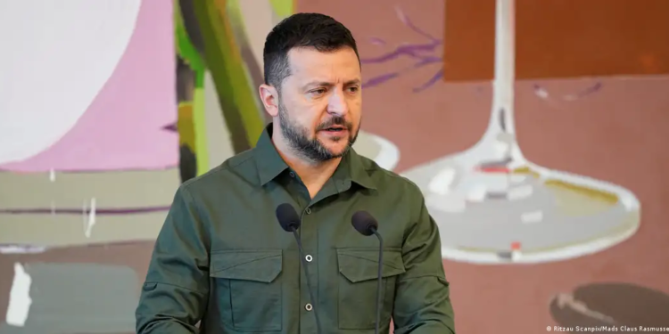 Зеленский допустил мирные переговоры с РФ через посредников