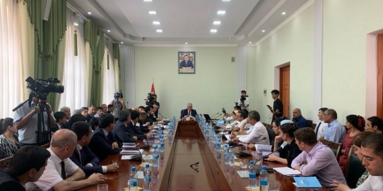 Преподаватели ТНУ получат до 30 тысяч сомони за защиту диссертаций