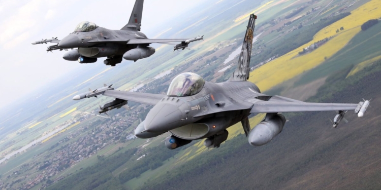 Греция планирует передать 32 истребителя F-16 для Украины