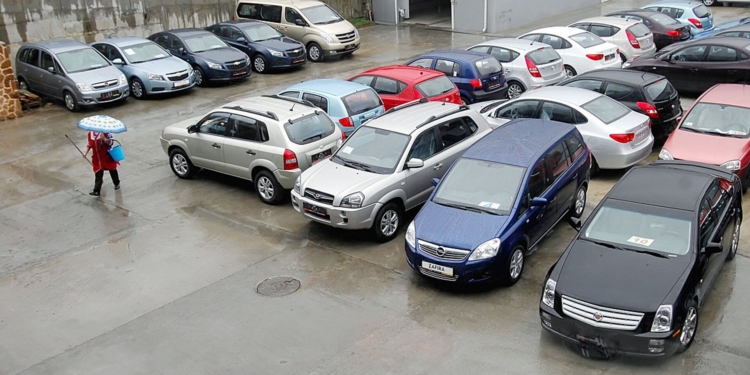 Импорт легковых автомобилей в Таджикистан сократился на 58% в первом полугодии 2024 года