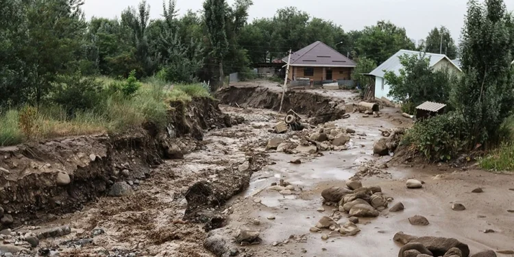 В Таджикистане в ближайшие сутки сохранится опасность схода селей