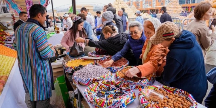 В Астане прошла выставка таджикской сельскохозяйственной и промышленной продукции