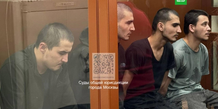 Суд продлил арест подозреваемым в совершении теракта в Крокусе