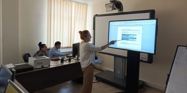 Метеорологи Таджикистана обучаются работе с системами глобальных метеослужб