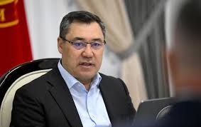 Главе Нацбанка Киргизии объявлен выговор, заместители уволены