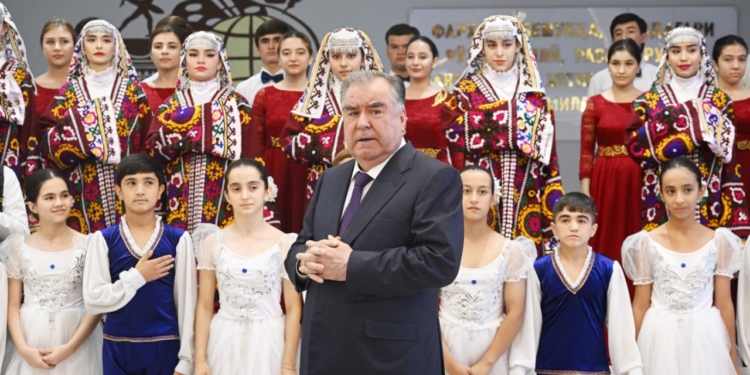 Эмомали Рахмон открыл Республиканский хореографический колледж имени Малики Собировой и Колледж искусств имени Ахмада Бобокулова в городе Душанбе